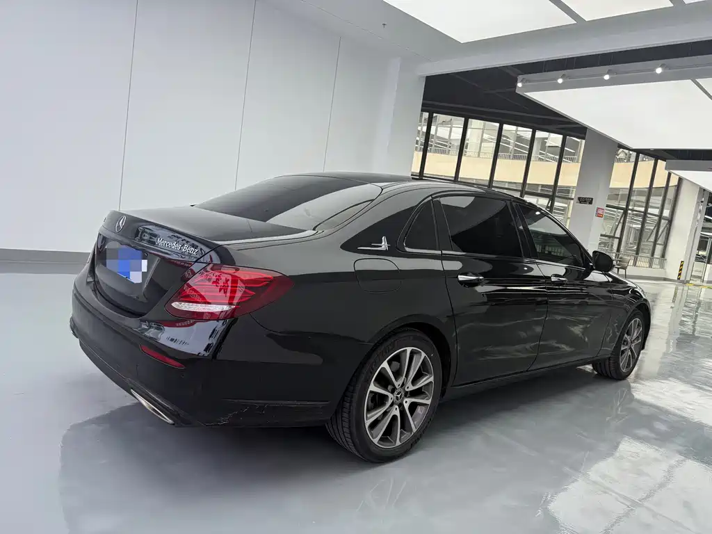 Mercedes-Benz E-Class 2020 — фото 13