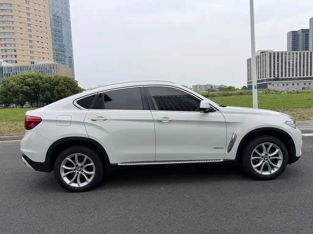 BMW X6 2016 — фото 24