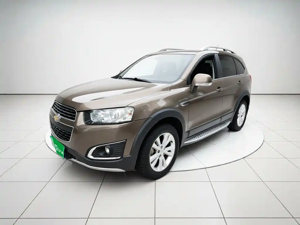 Chevrolet Captiva 2017 — фото 1