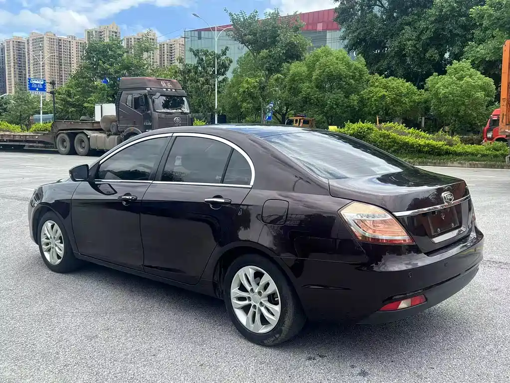 Geely Emgrand 2015