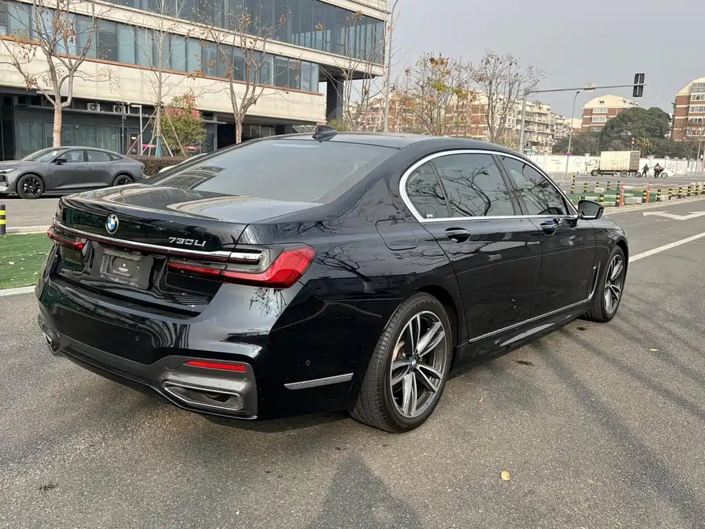BMW 7 Series 2021 — фото 17