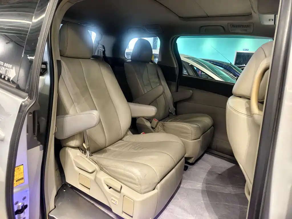 Toyota Previa 2010