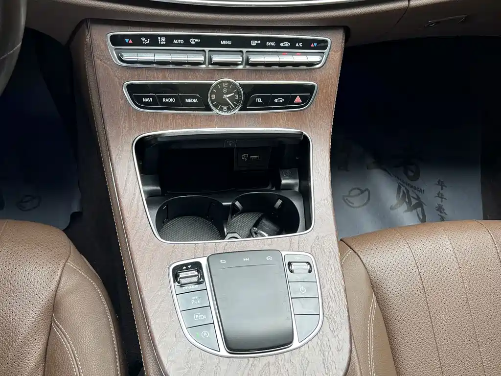 Mercedes-Benz E-Class 2020 — фото 28