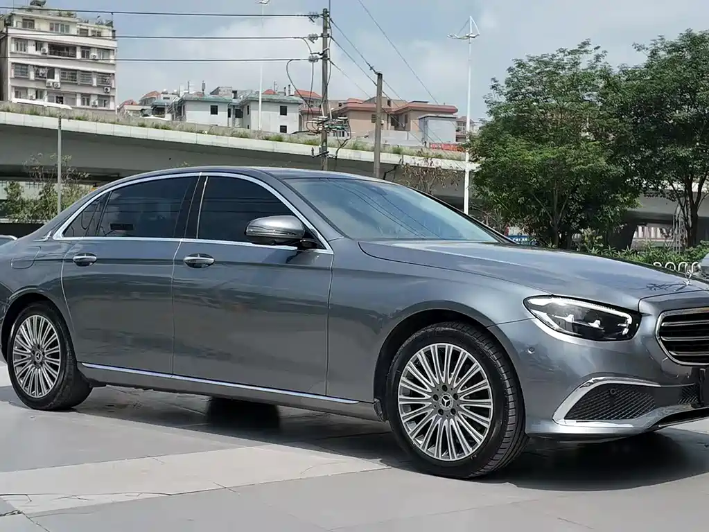 Mercedes-Benz E-Class 2022 — фото 3