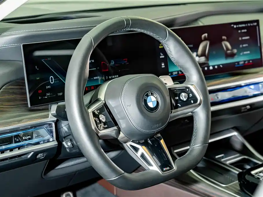 BMW 7 Series 2023 — фото 14