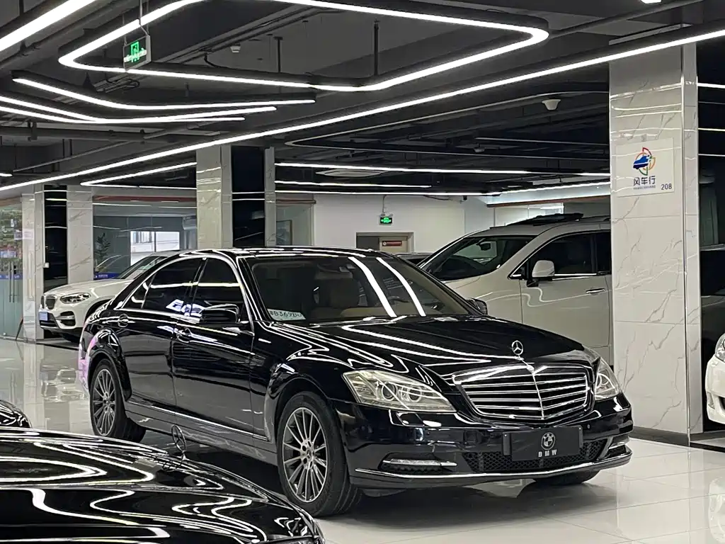 Mercedes-Benz S-Class 2010