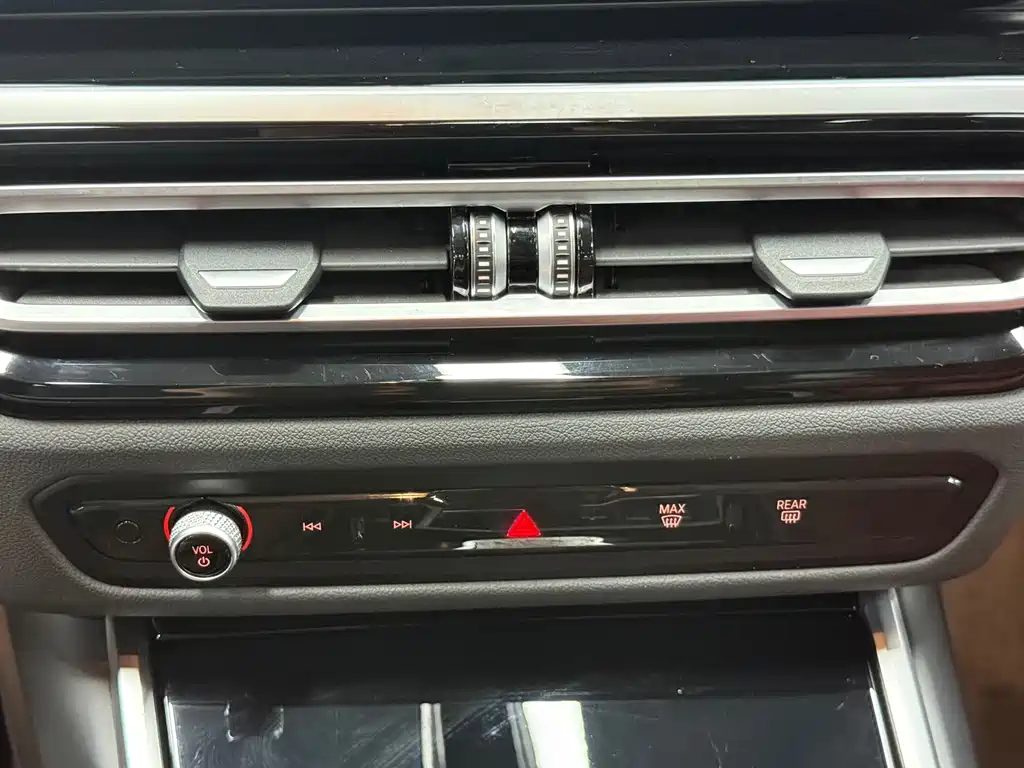 BMW 3 Series 2022 — фото 11
