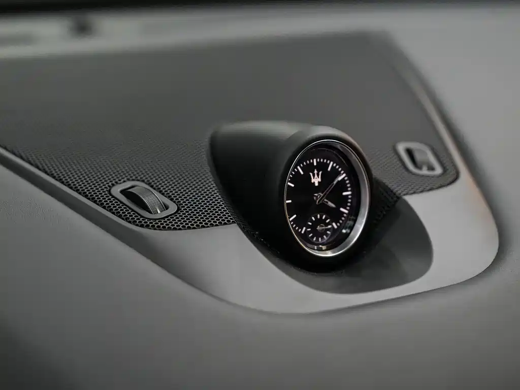 Maserati Levante 2021 — фото 24