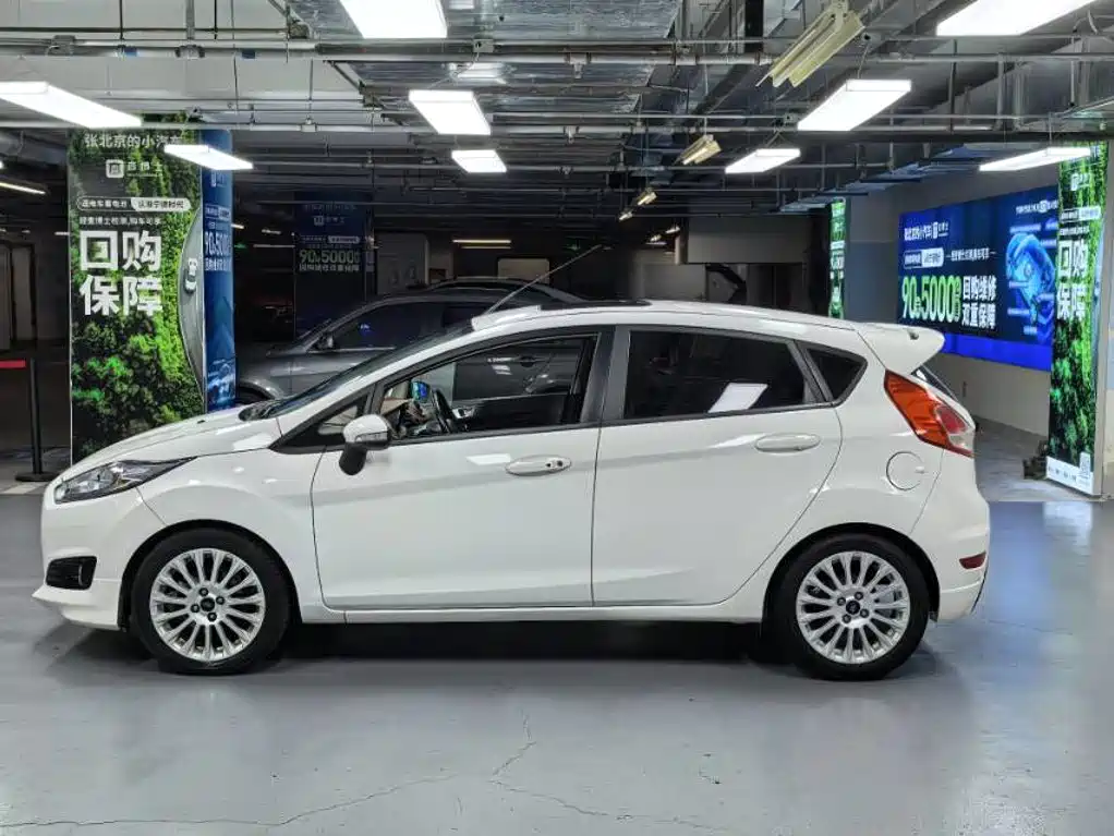 Ford Fiesta 2016 — фото 4