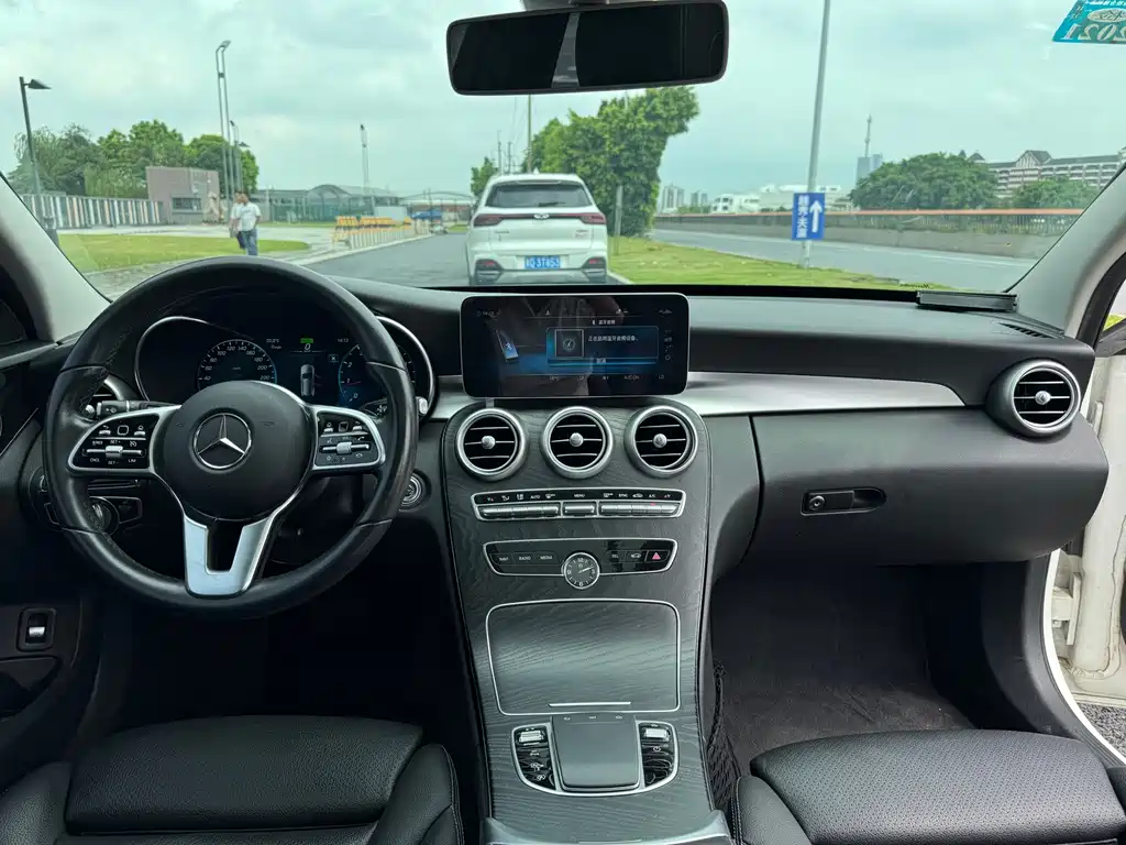 Mercedes-Benz C-Class 2019 — фото 11
