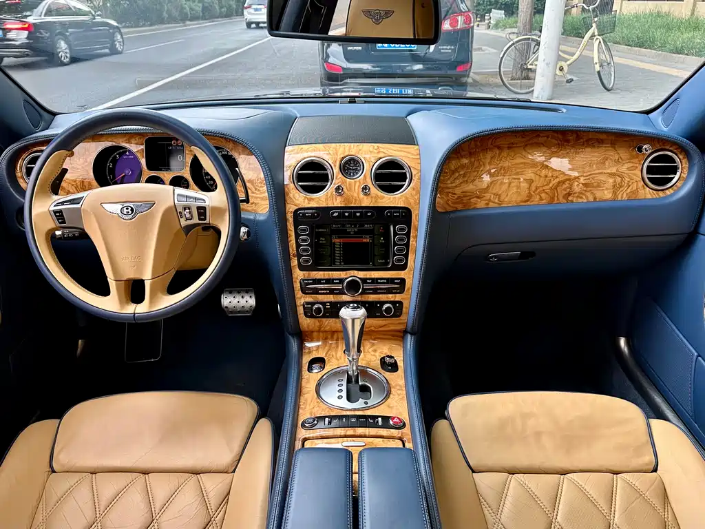Bentley Flying Spur 2009 — фото 7