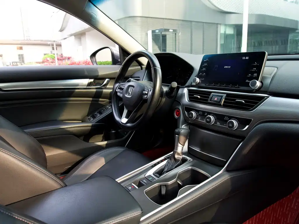 Honda Accord 2020 — фото 16