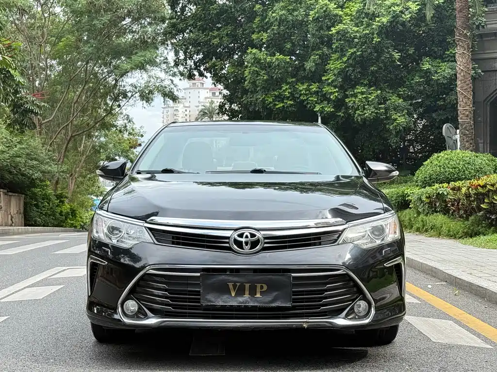 Toyota Camry 2016 — фото 2