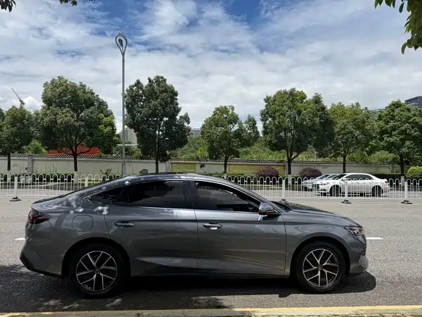 BYD Qin L 2025