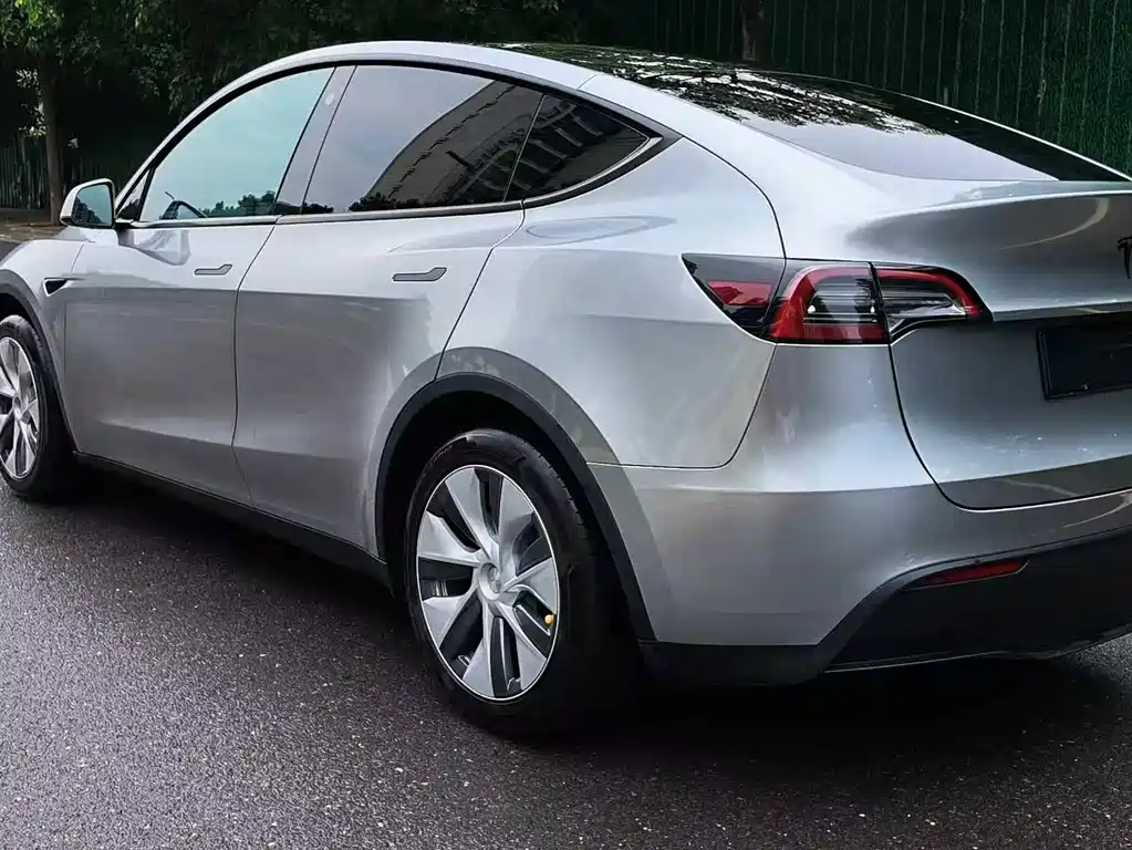 Tesla Model Y 2022 — фото 7