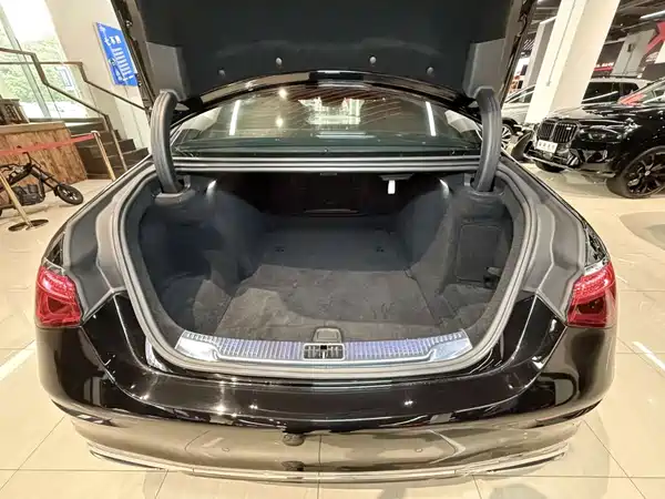 Mercedes-Benz S-Class 2024