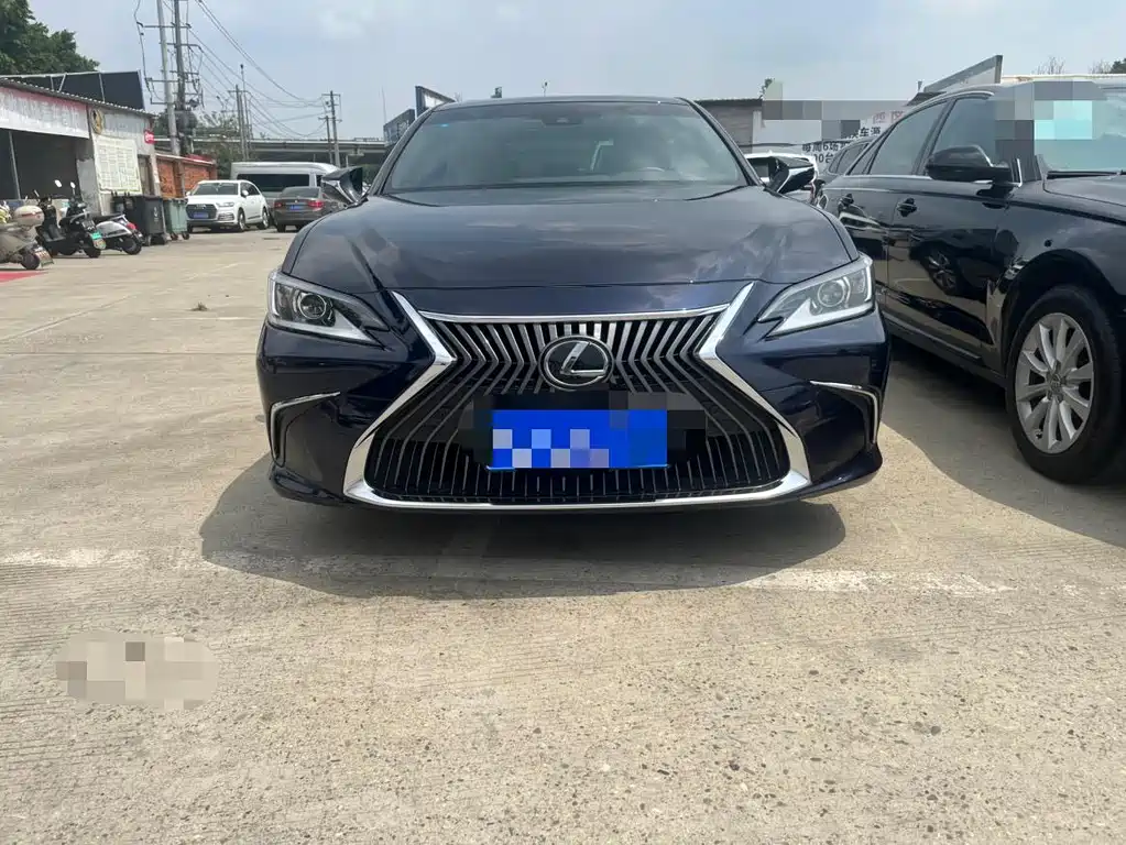 Lexus ES 2018