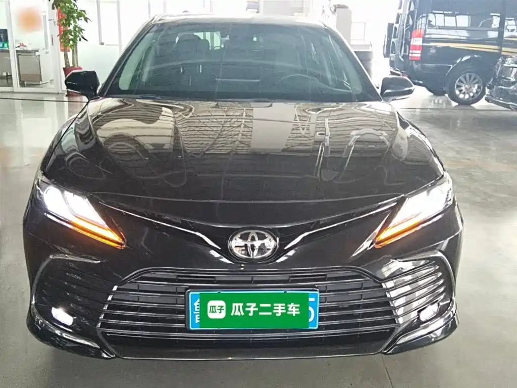 Toyota Camry 2022 — фото 3