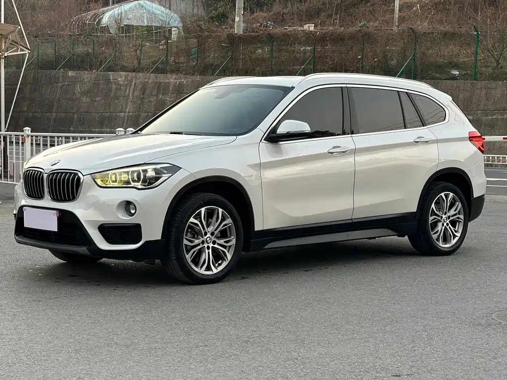 BMW X1 2019 — фото 1