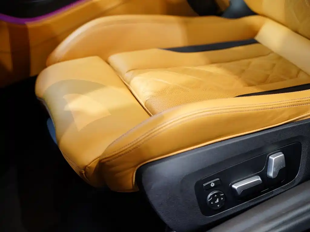 BMW M8 2021 — фото 11