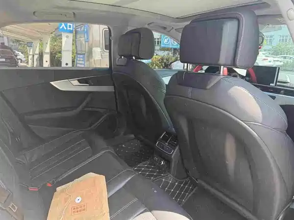 Audi A4L 2023