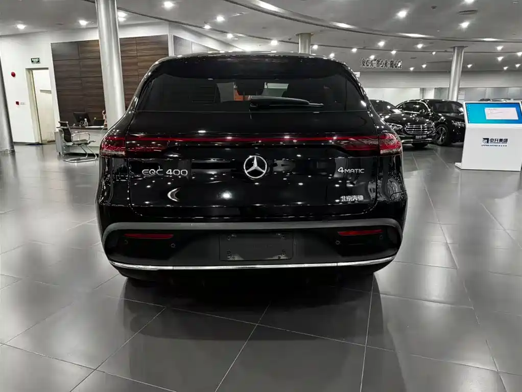 Mercedes-Benz EQC 2022 — фото 4