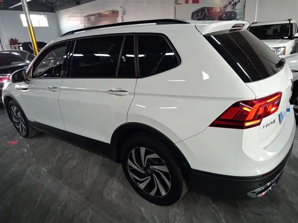 Volkswagen Tiguan L 2022 — фото 5