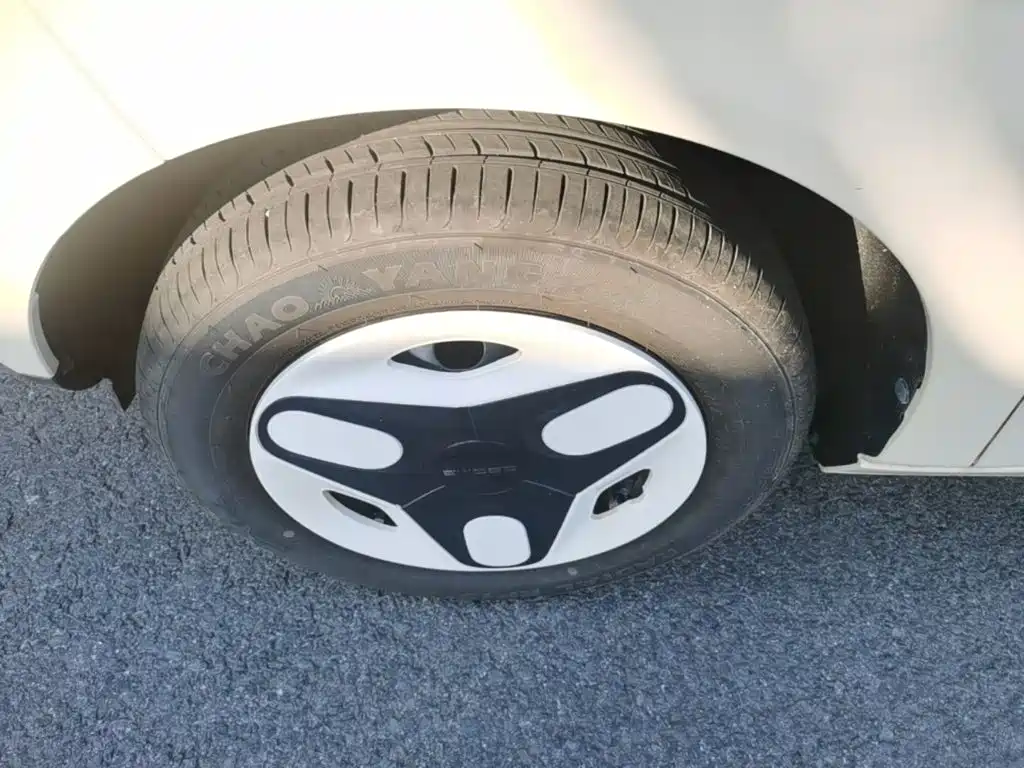 Geely Galaxy Panda 2025 — фото 23