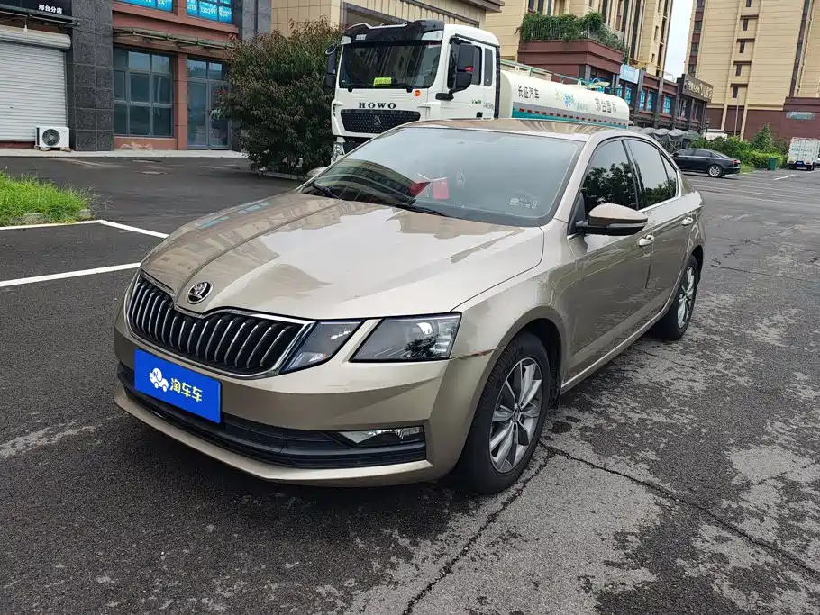 Skoda Octavia 2021 — фото 1