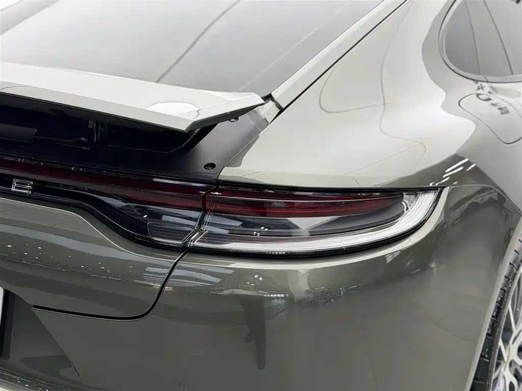 Porsche Panamera 2023 — фото 24