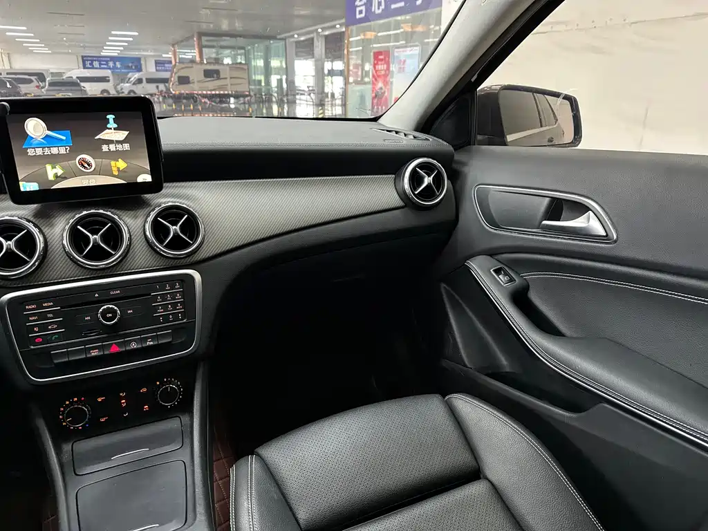 Mercedes-Benz GLA 2017 — фото 14