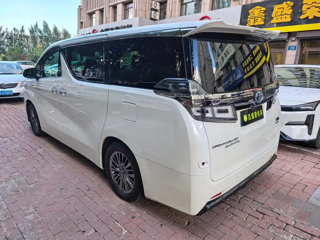 Toyota Vellfire 2022 — фото 6