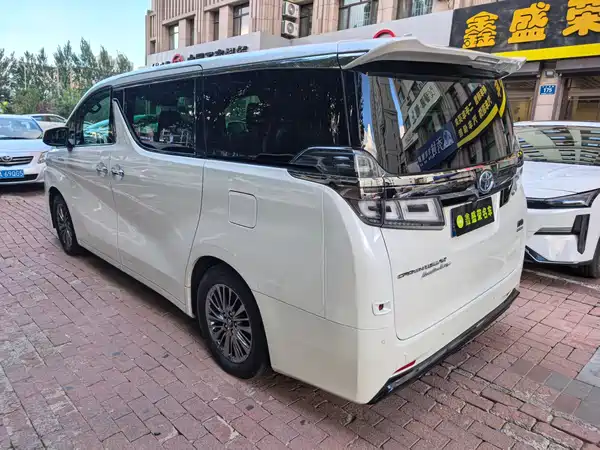 Toyota Vellfire 2022