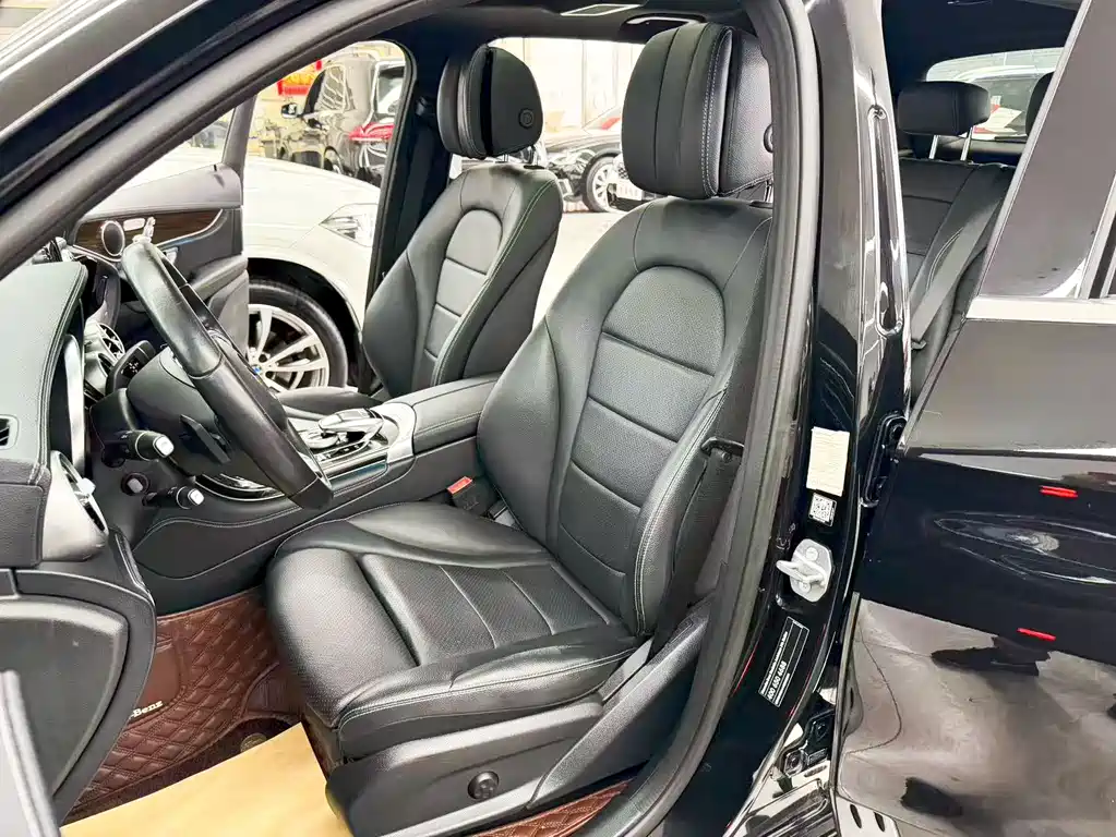 Mercedes-Benz GLC 2019 — фото 18