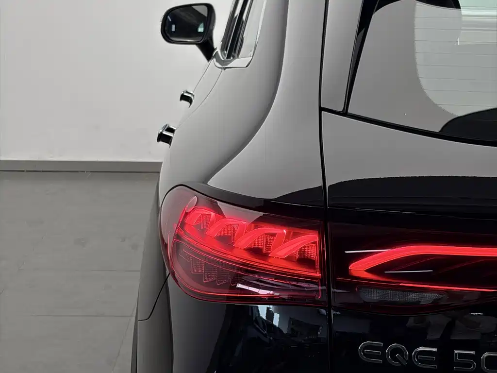 Mercedes-Benz EQE SUV 2025 — фото 20