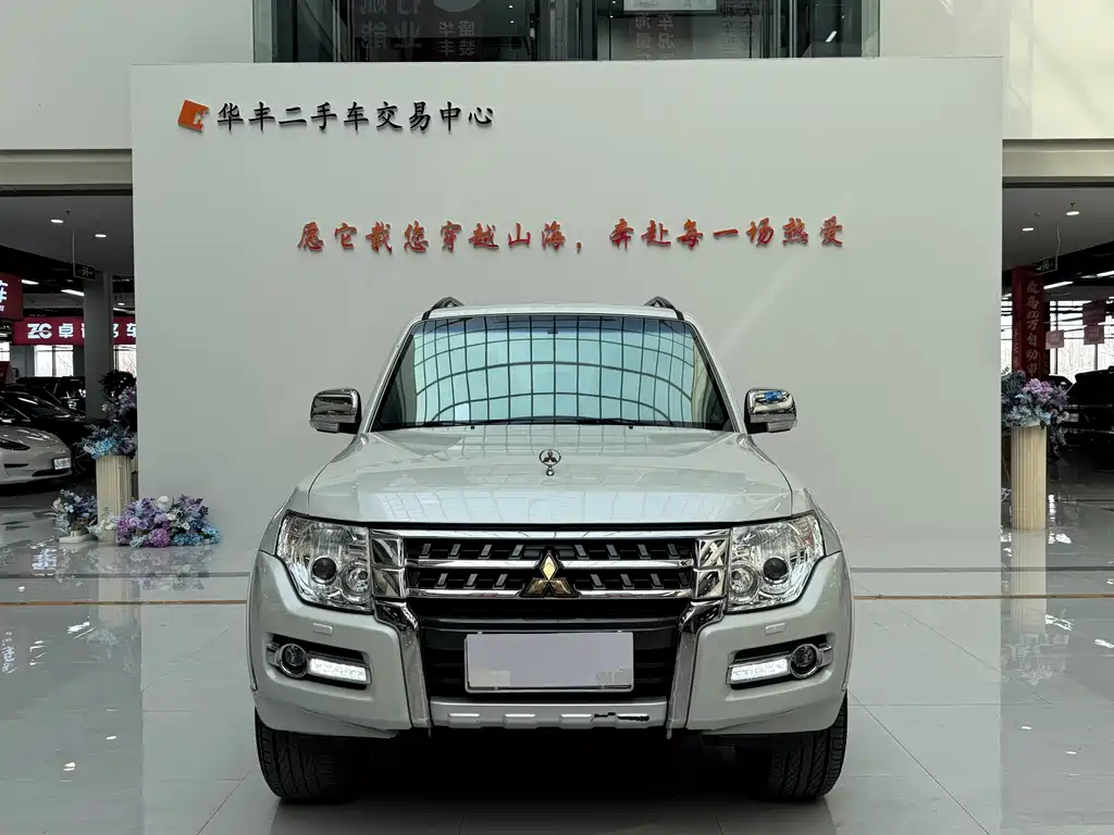 Mitsubishi Pajero 2018 — фото 3
