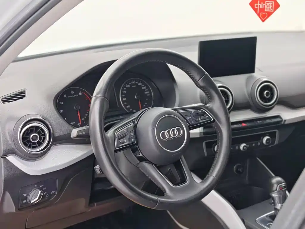 Audi Q2L 2019 — фото 15