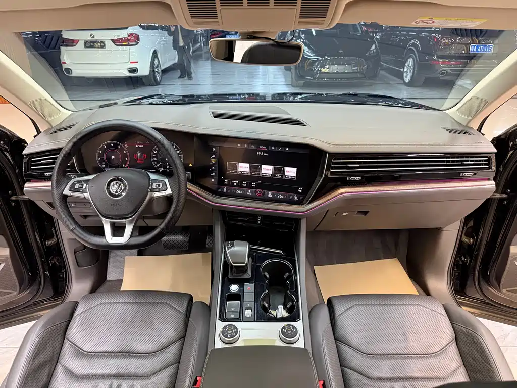 Volkswagen Touareg 2019 — фото 15