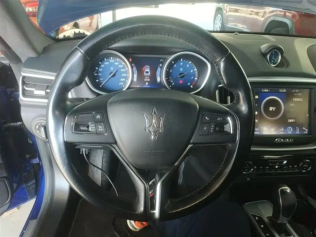 Maserati Ghibli 2016 — фото 11