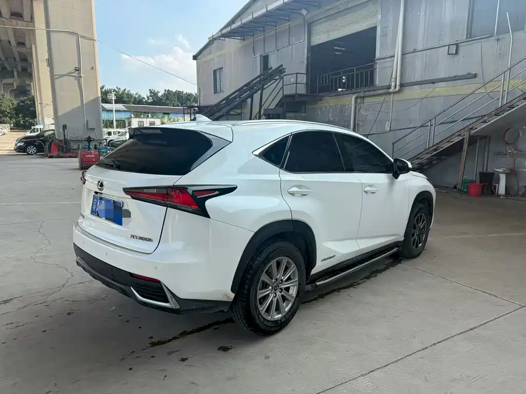 Lexus NX 2018 — фото 3