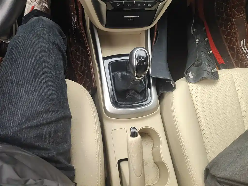 Changan Eado 2015 — фото 13
