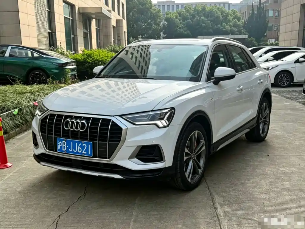 Audi Q3 2021 — фото 1