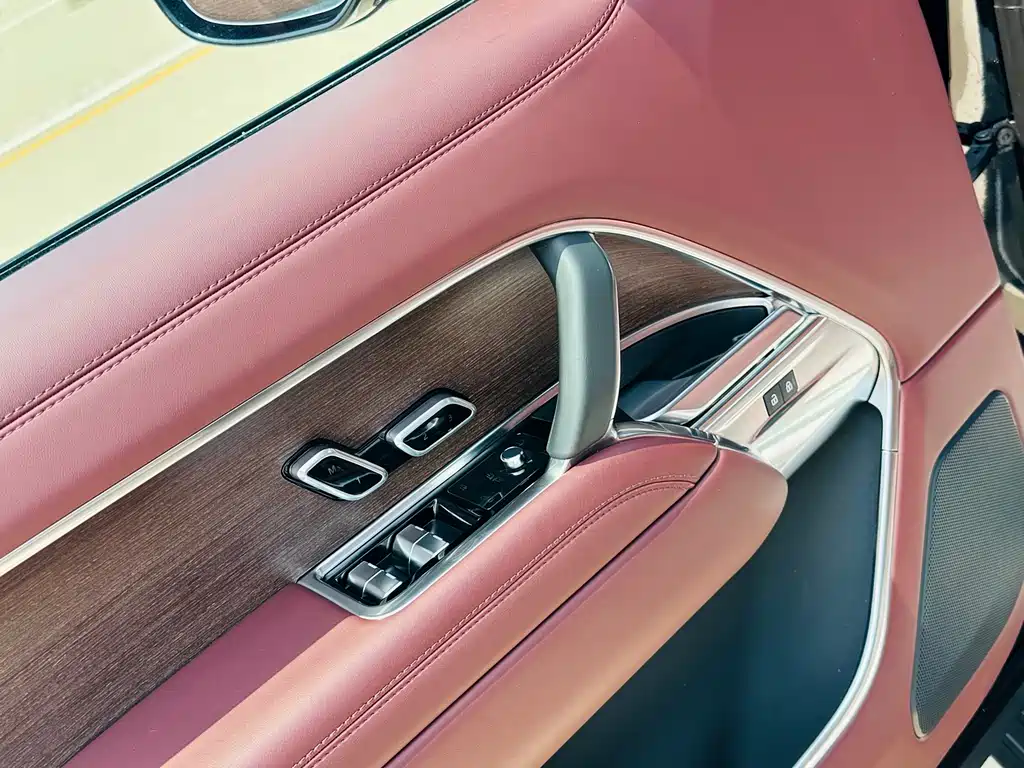 Land Rover Range Rover 2025 — фото 13