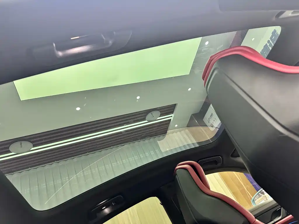 Porsche Taycan 2020 — фото 19