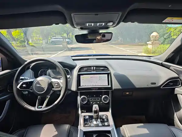 Jaguar XEL 2020