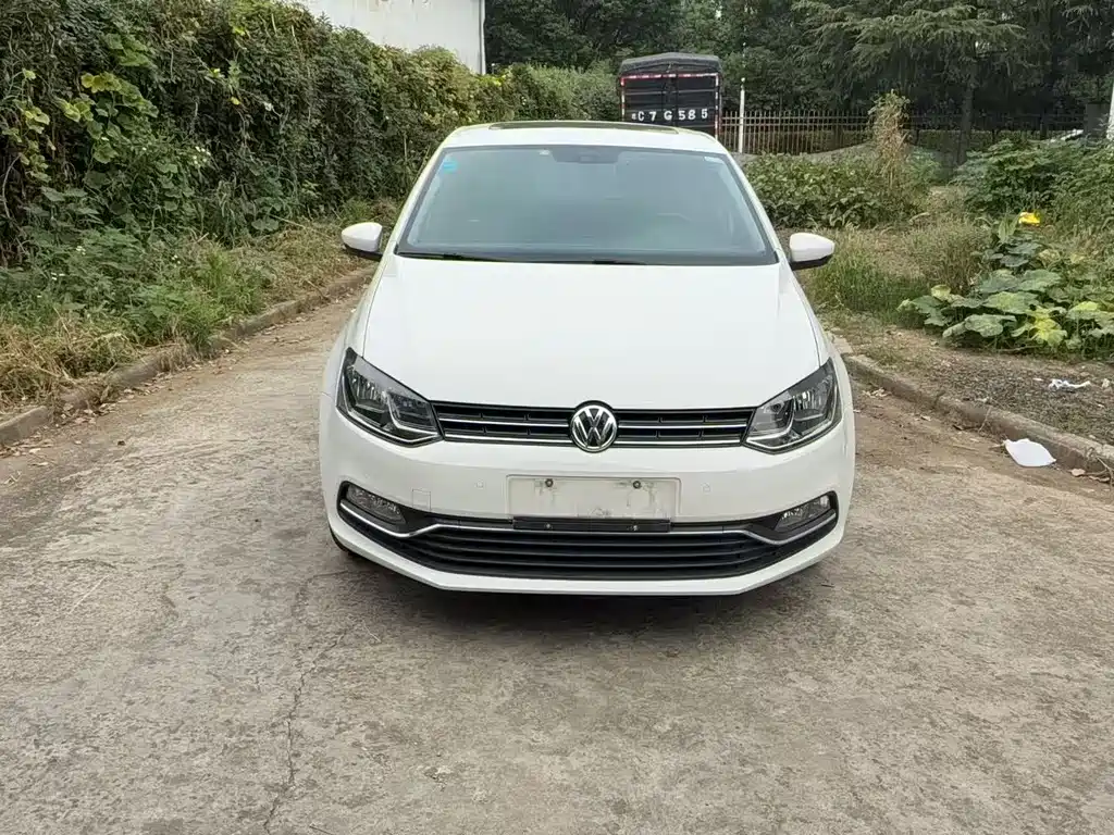 Volkswagen Polo 2016 — фото 1
