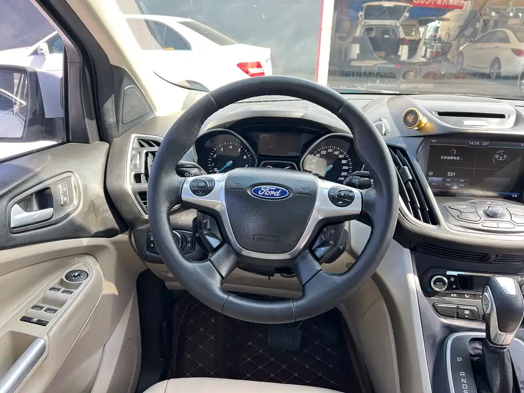 Ford Kuga 2013 — фото 14