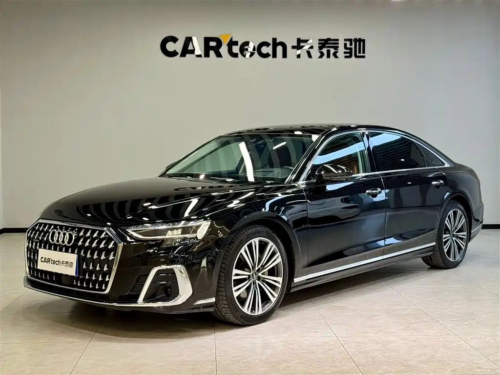Audi A8 2022 — фото 1