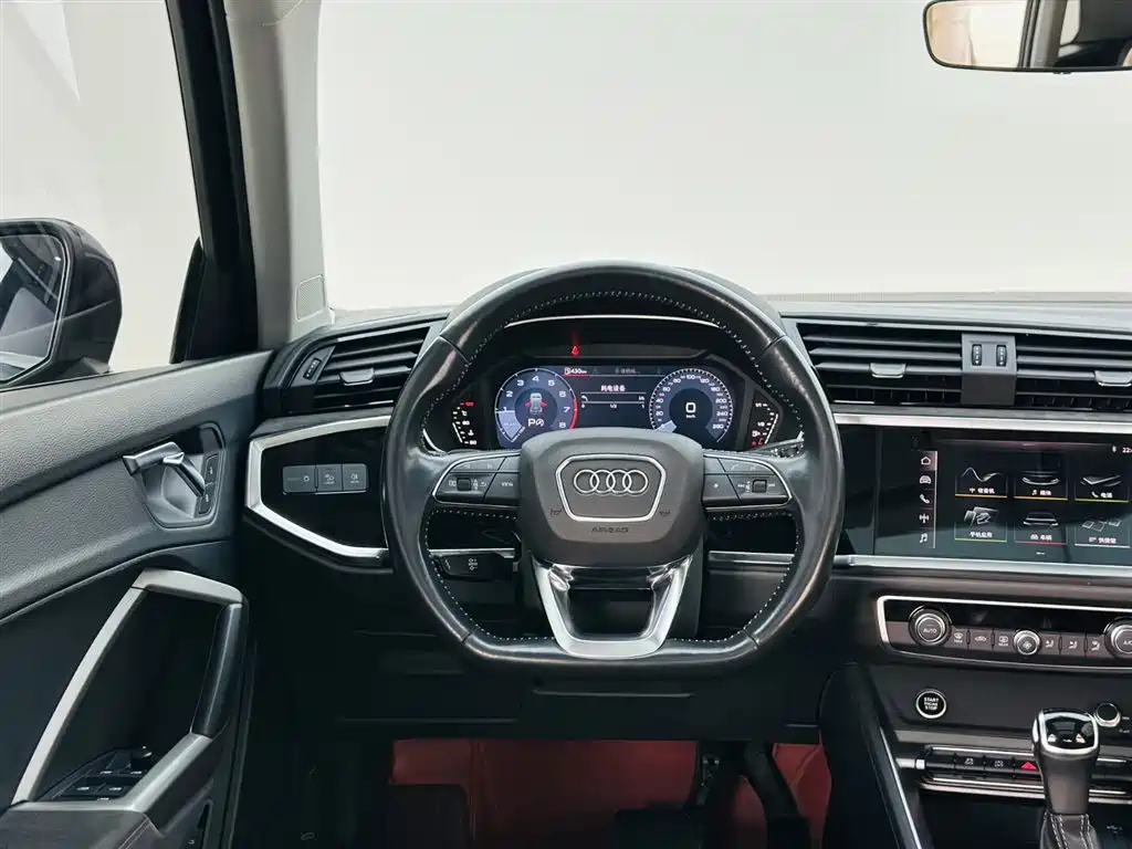 Audi Q3 2021 — фото 17