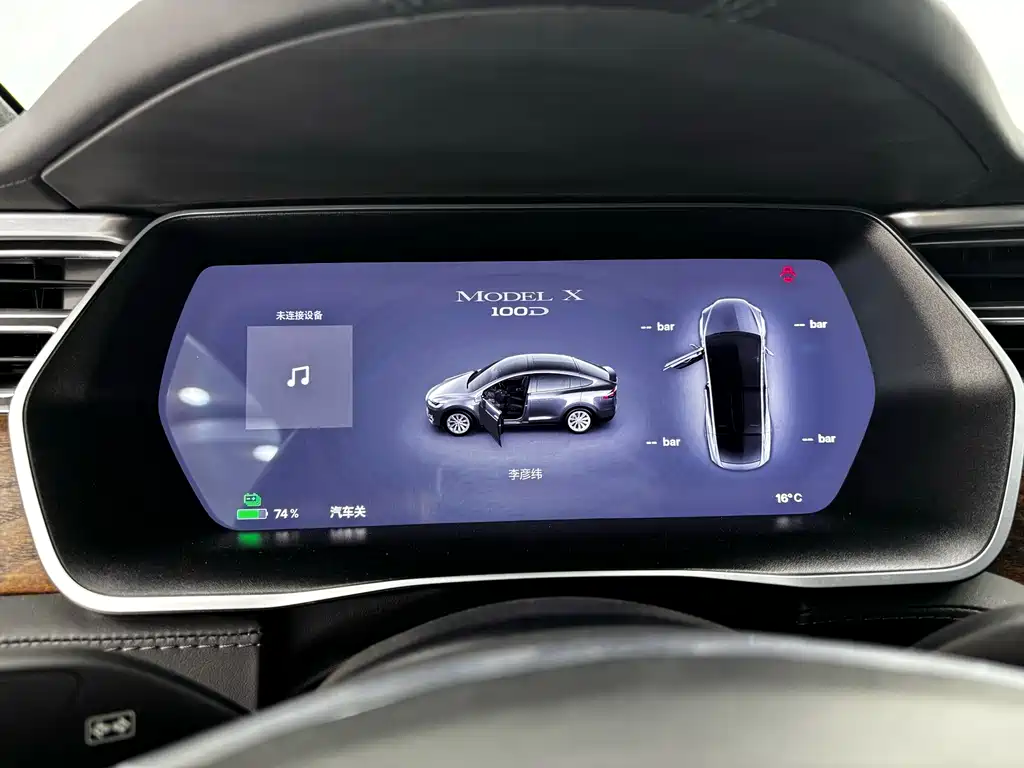 Tesla Model X 2018 — фото 16